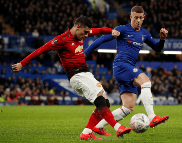 爱游戏官方-曼联攻击打破僵局，客场淘汰对手取得关键胜利