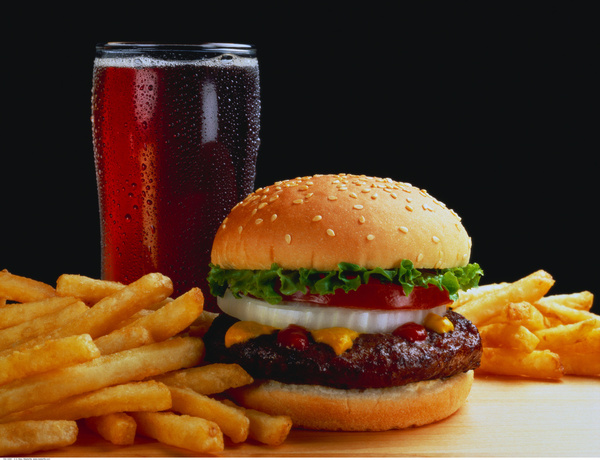 爱游戏体育-包含汉堡老队员表现不俗，展现经验和实力，领军作用大增的词条