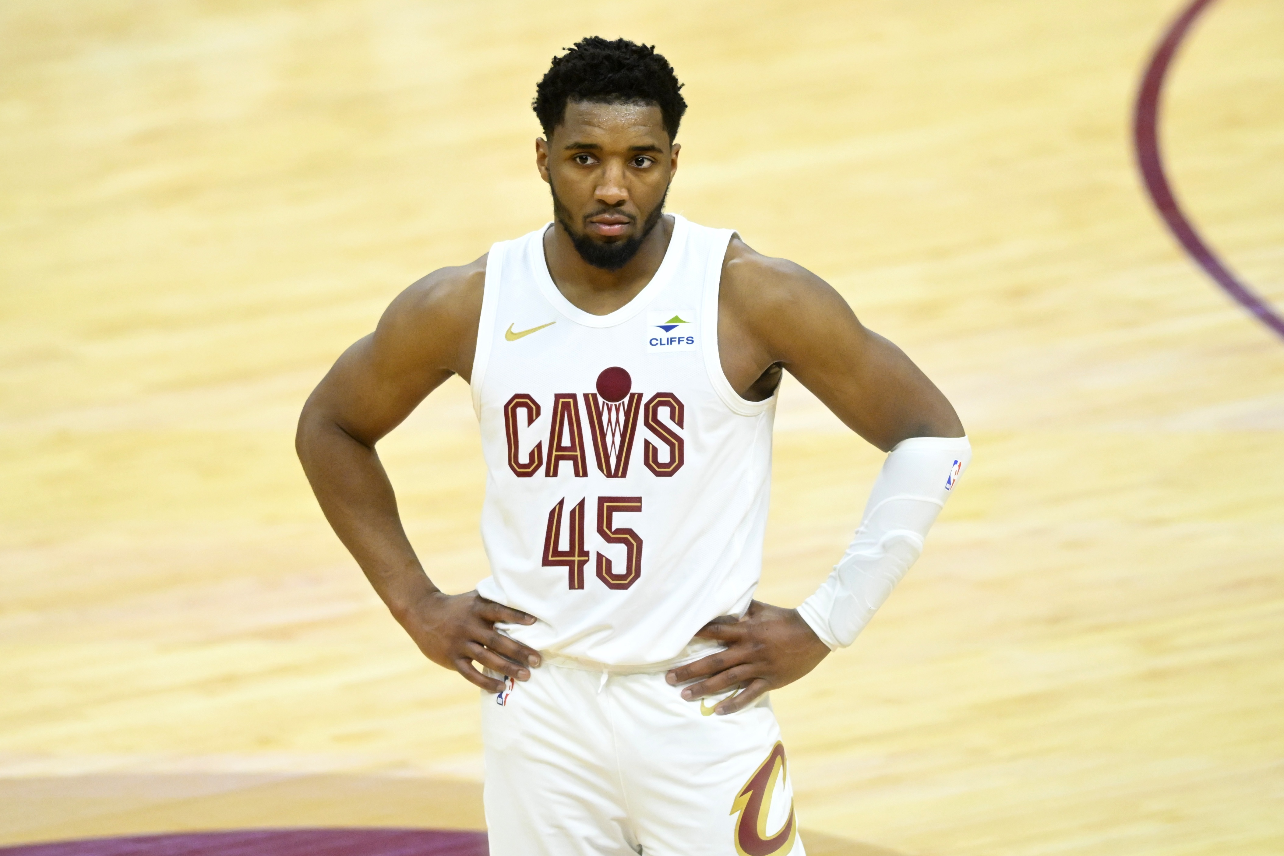 米切尔砍下生涯新高得分，爵士取得胜利