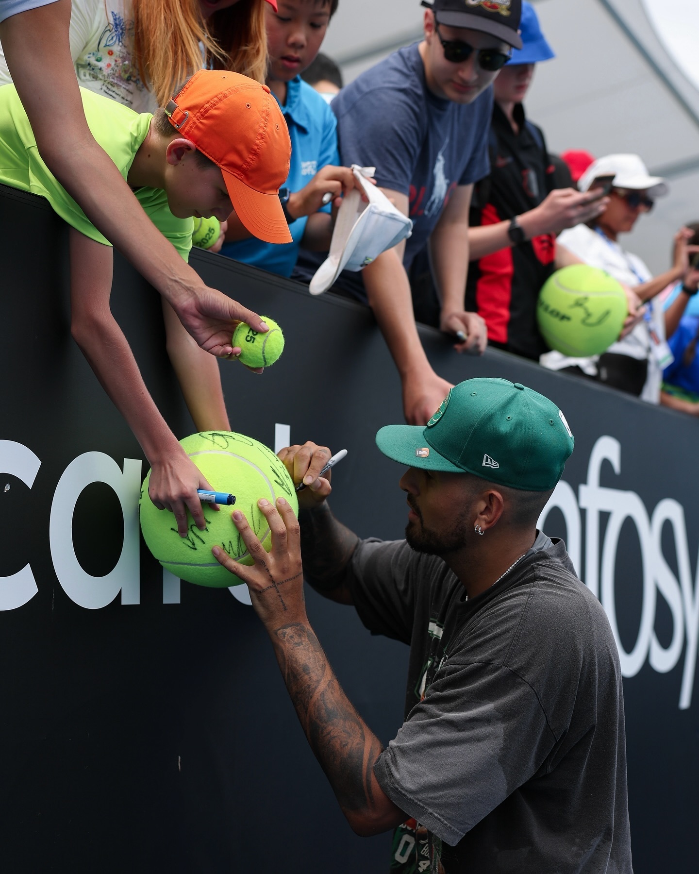 关于西班牙网球队轻取美国网球队，克耶高斯高光表现的信息