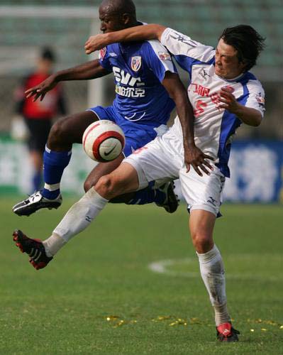 爱游戏官网-上海申花遭遇重庆力帆，谁将笑到最后？的简单介绍