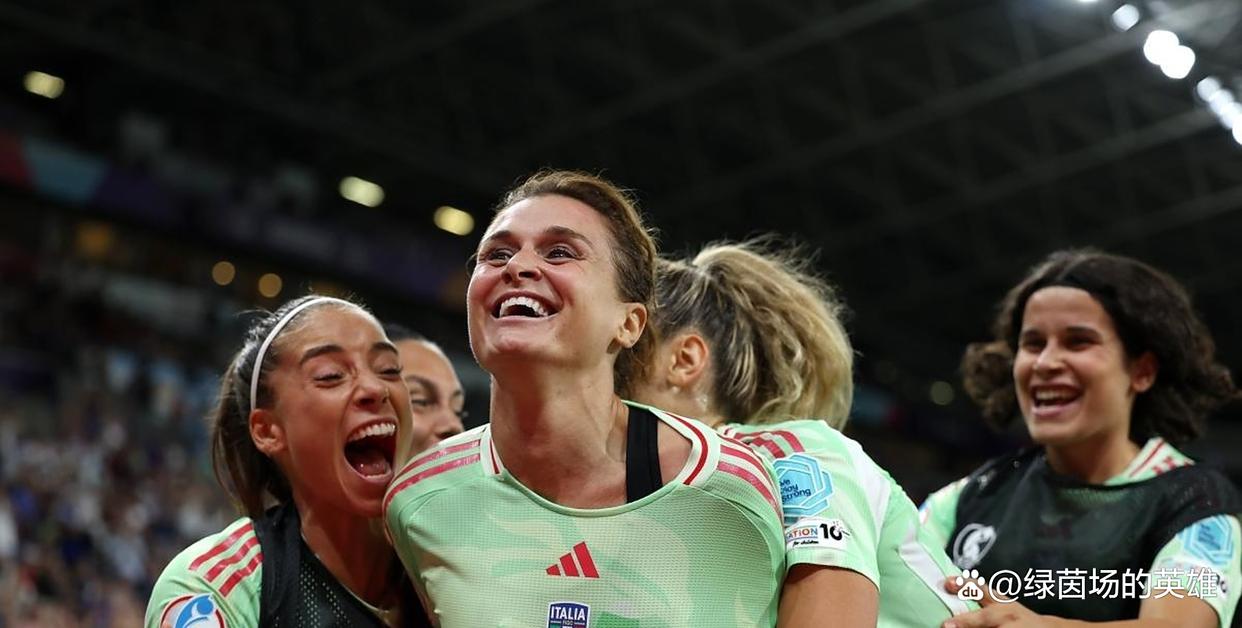 AYX体育赛事-包含意大利女足金靴出击，轻松击败对手跻身比赛四强的词条