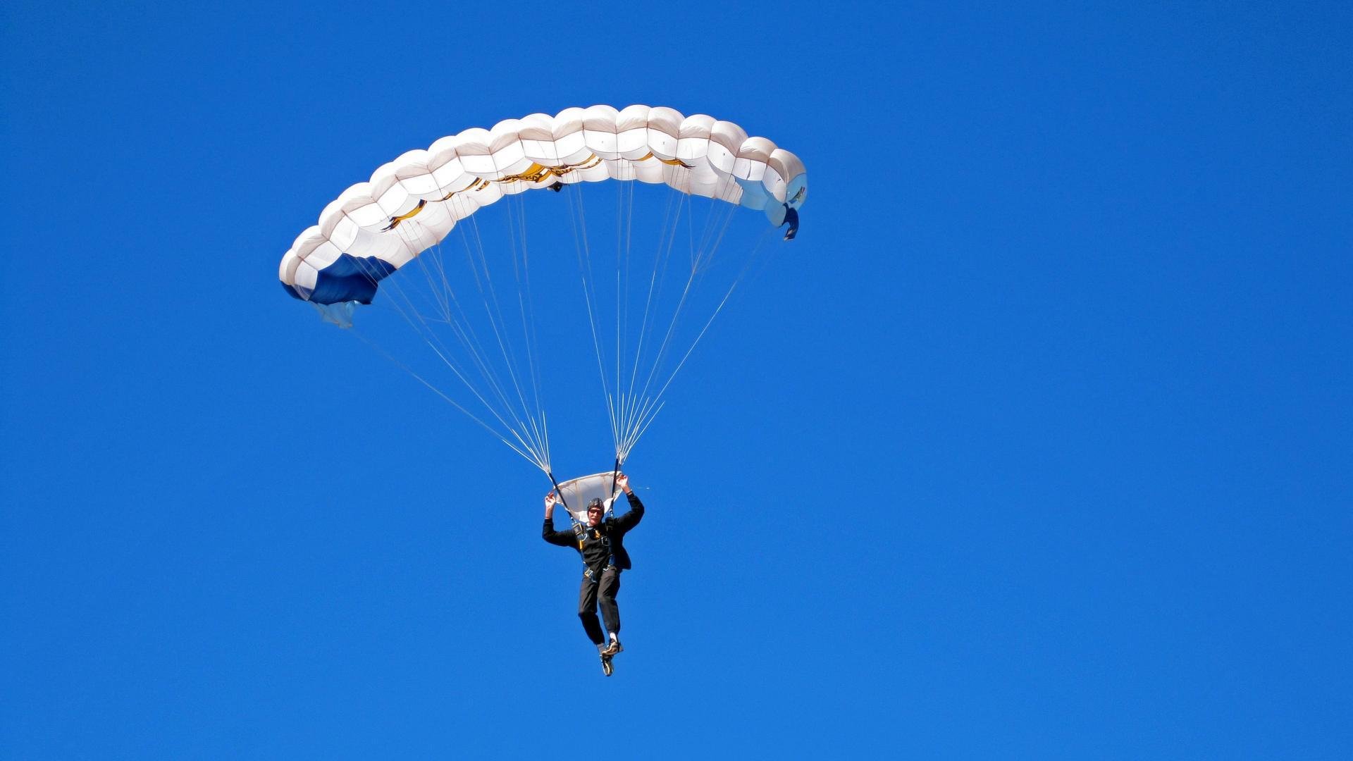 跨界硬仗，从马刺到英超，看英格拉姆的接管哲学
