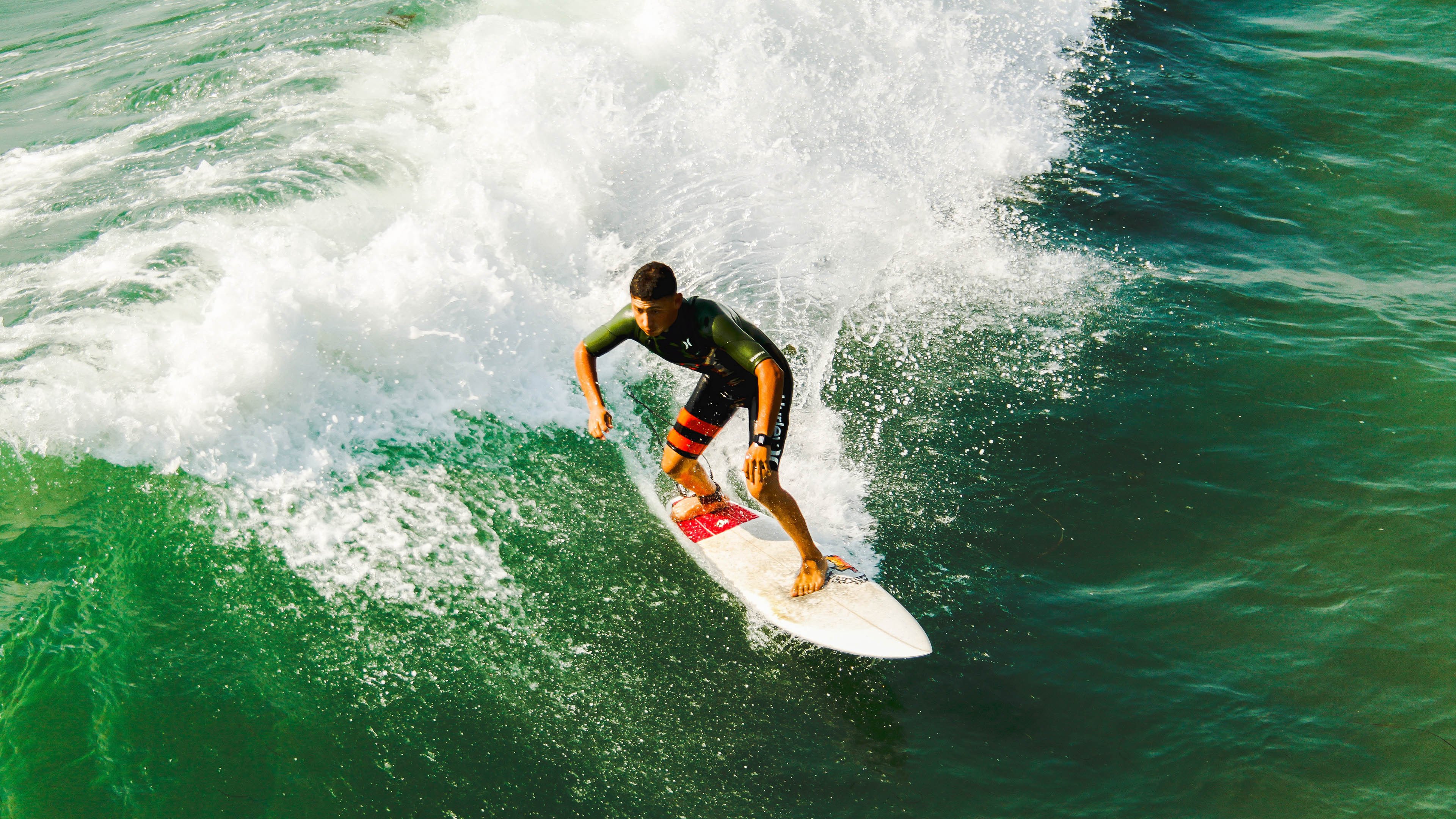 从威尔士到米兰城，巴斯托尼如何用一波带走的哲学接管欧冠之夜
